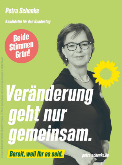 Im Hintergrund Foto von Petra Schenke, Kandidatin für den Bundestag, Text: Veränderung geht nur gemeinsam.